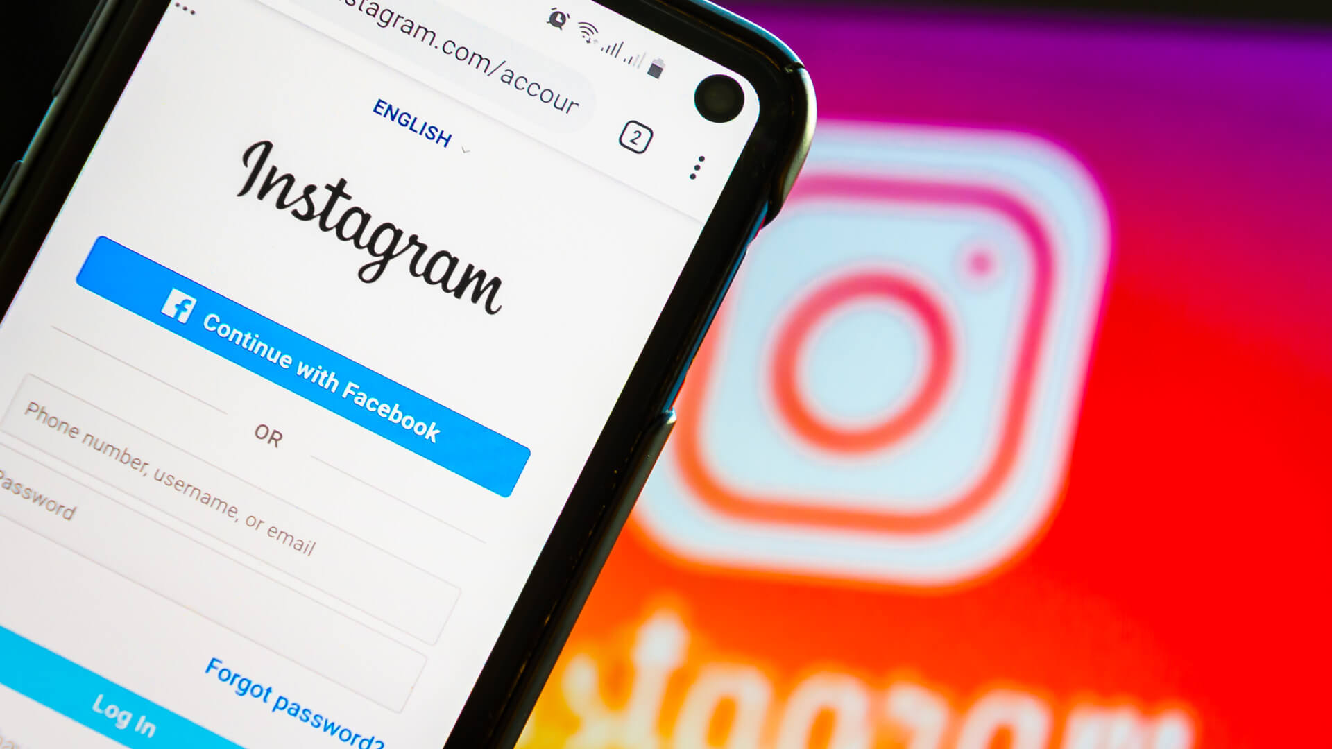 Instagram teste les publicités multi-annonceurs, regroupant quatre publicités sur un seul écran