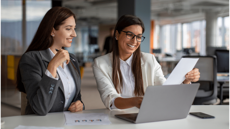De meilleures façons non programmatiques de gravir l'entonnoir B2B