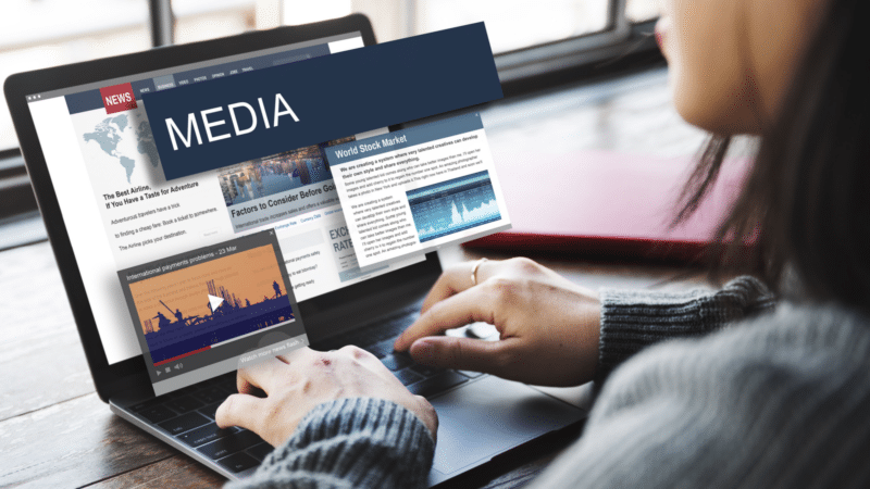 Relations publiques numériques réactives à faire soi-même : comment obtenir une couverture médiatique avec un budget limité