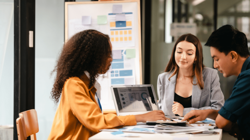 8 conseils pour élaborer une communication client claire et percutante