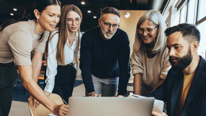 Top 6 plates-formes médiatiques payantes B2B: où et comment faire de la publicité efficacement
