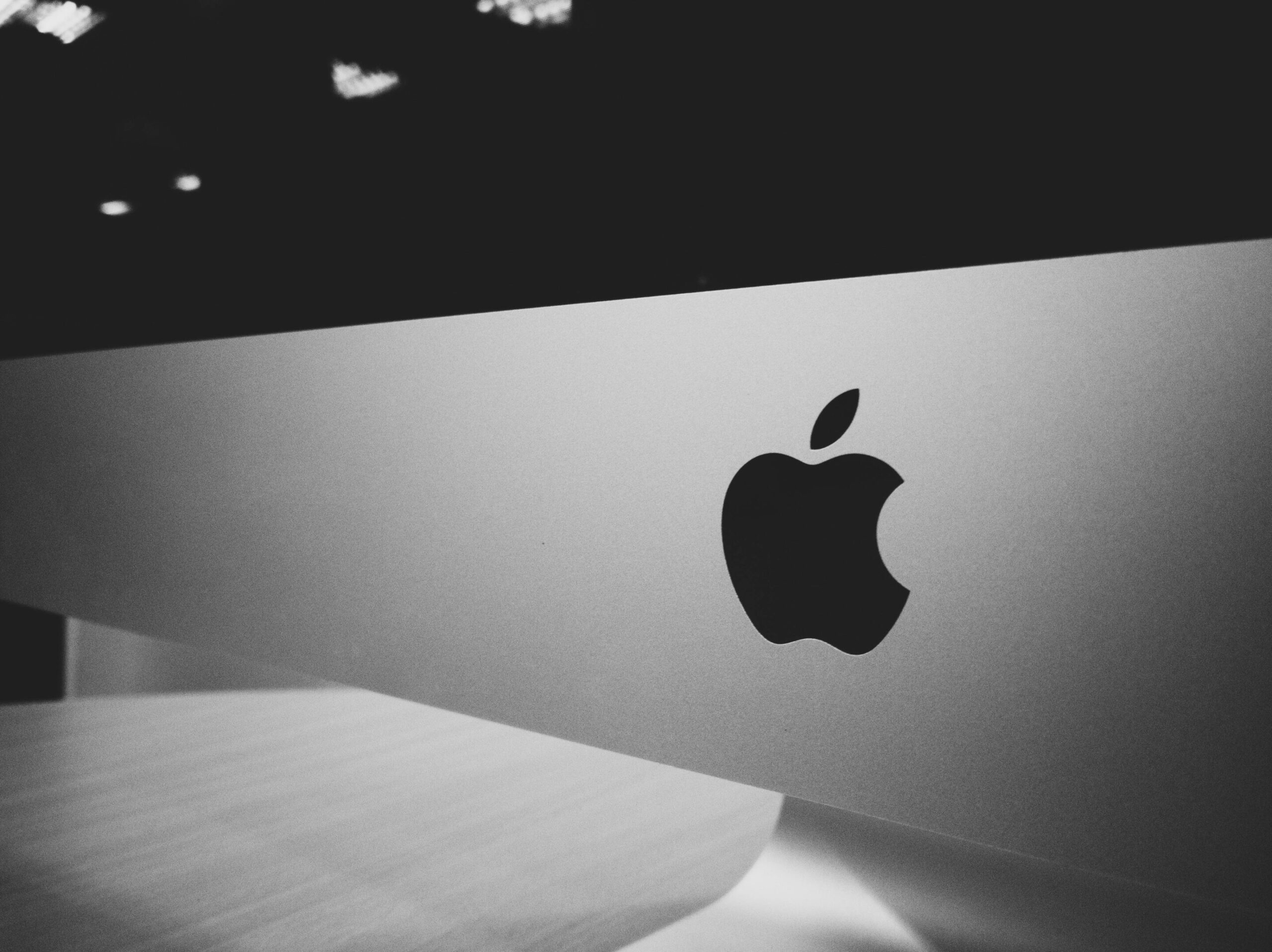 Apple fait ses débuts en verre liquide à l'événement WWDC axé sur le design