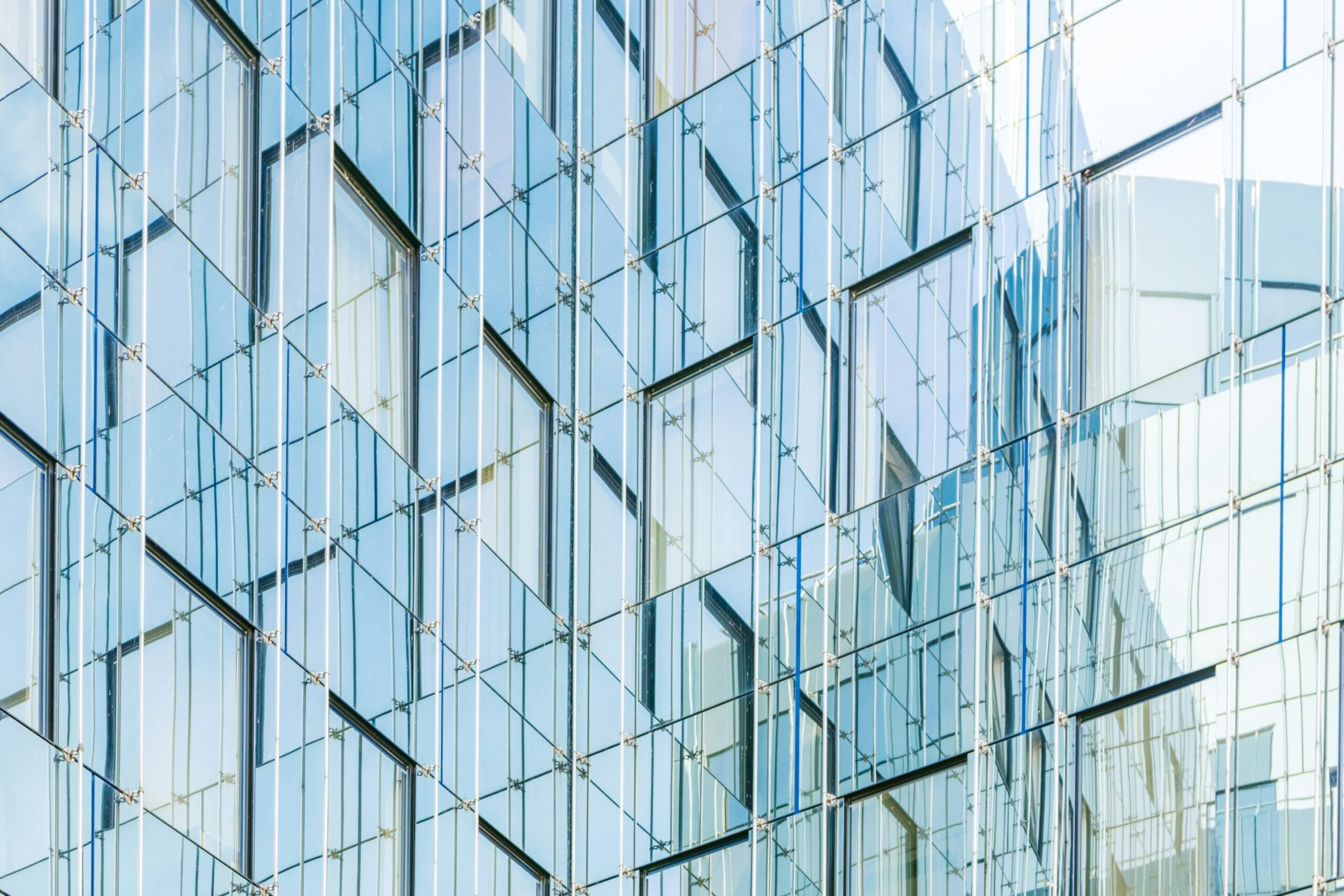 Le logiciel intelligent remplace des capteurs coûteux pour la détection des parois de verre avec une précision de 96%
